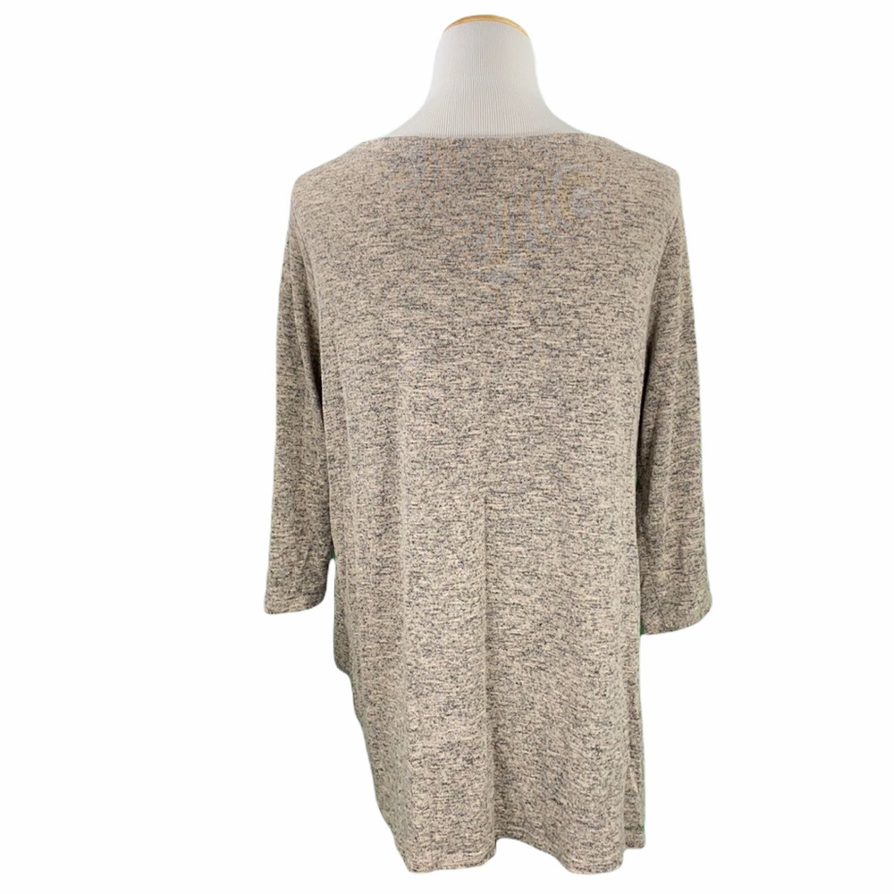 Chelsea & Theodore Beige Twist Hem Tee - Picture 7 of 12